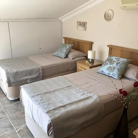 Kirmizi Lale, Private Pool, Gardens, Very Close To Town - No Need For Taxi Willa