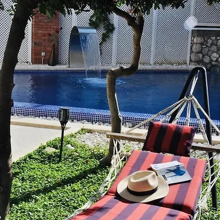 Willa Kirmizi Lale, Private Pool, Gardens, Very Close To Town - No Need For Taxi *