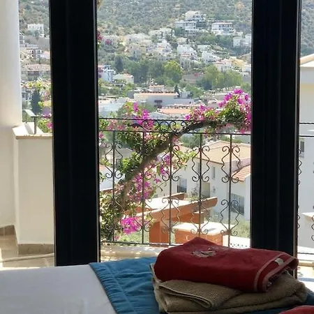 Kirmizi Lale, Private Pool, Gardens, Very Close To Town - No Need For Taxi Βίλα