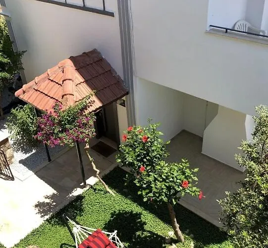 Villa Kirmizi Lale, Private Pool, Gardens, Very Close To Town - No Need For Taxi *