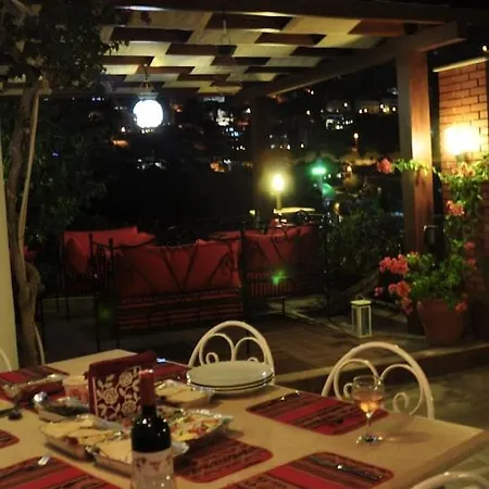 Kirmizi Lale, Private Pool, Gardens, Very Close To Town - No Need For Taxi
